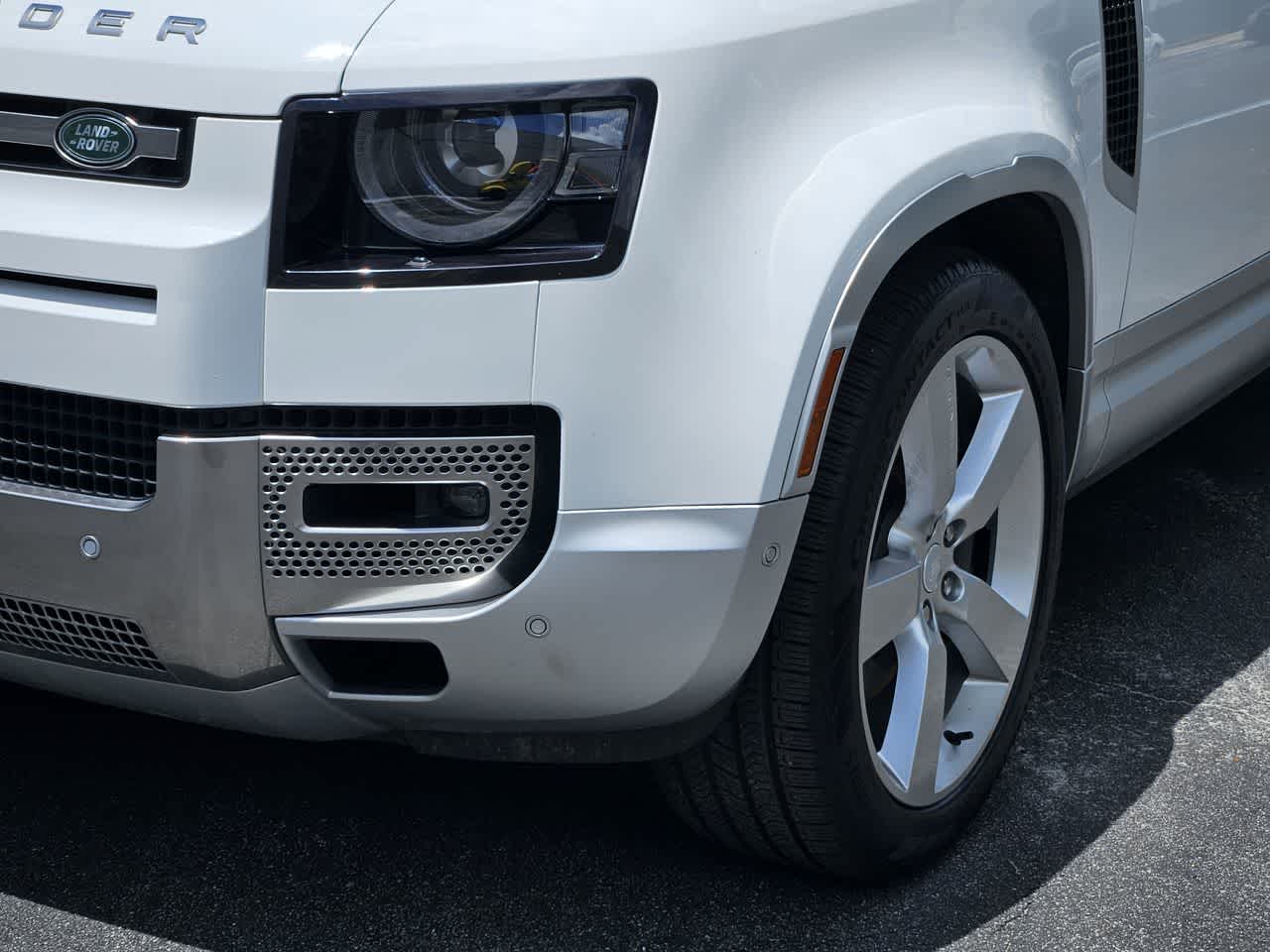 Thumbnail: 2023 Land Rover Defender - 11