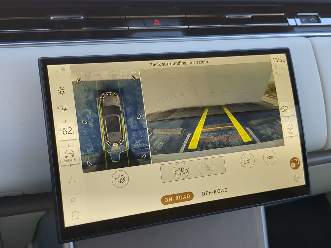 Thumbnail: 2025 Land Rover Range Rover - 32