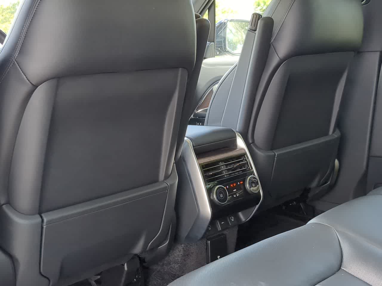 2025 Land Rover Range Rover SE - Photo 19