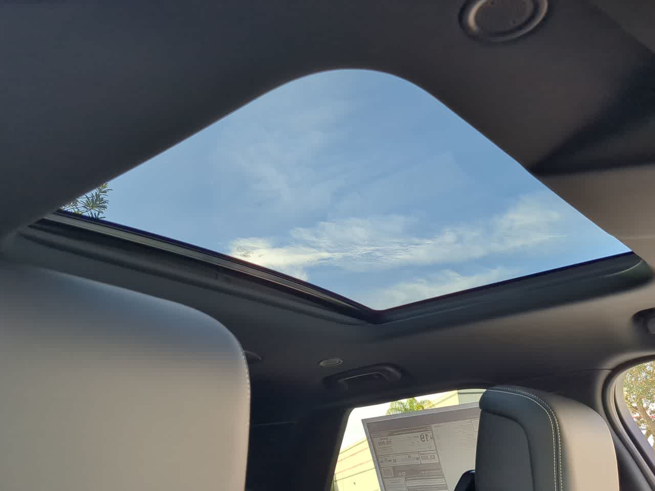 Thumbnail: 2026 Land Rover Discovery - 20