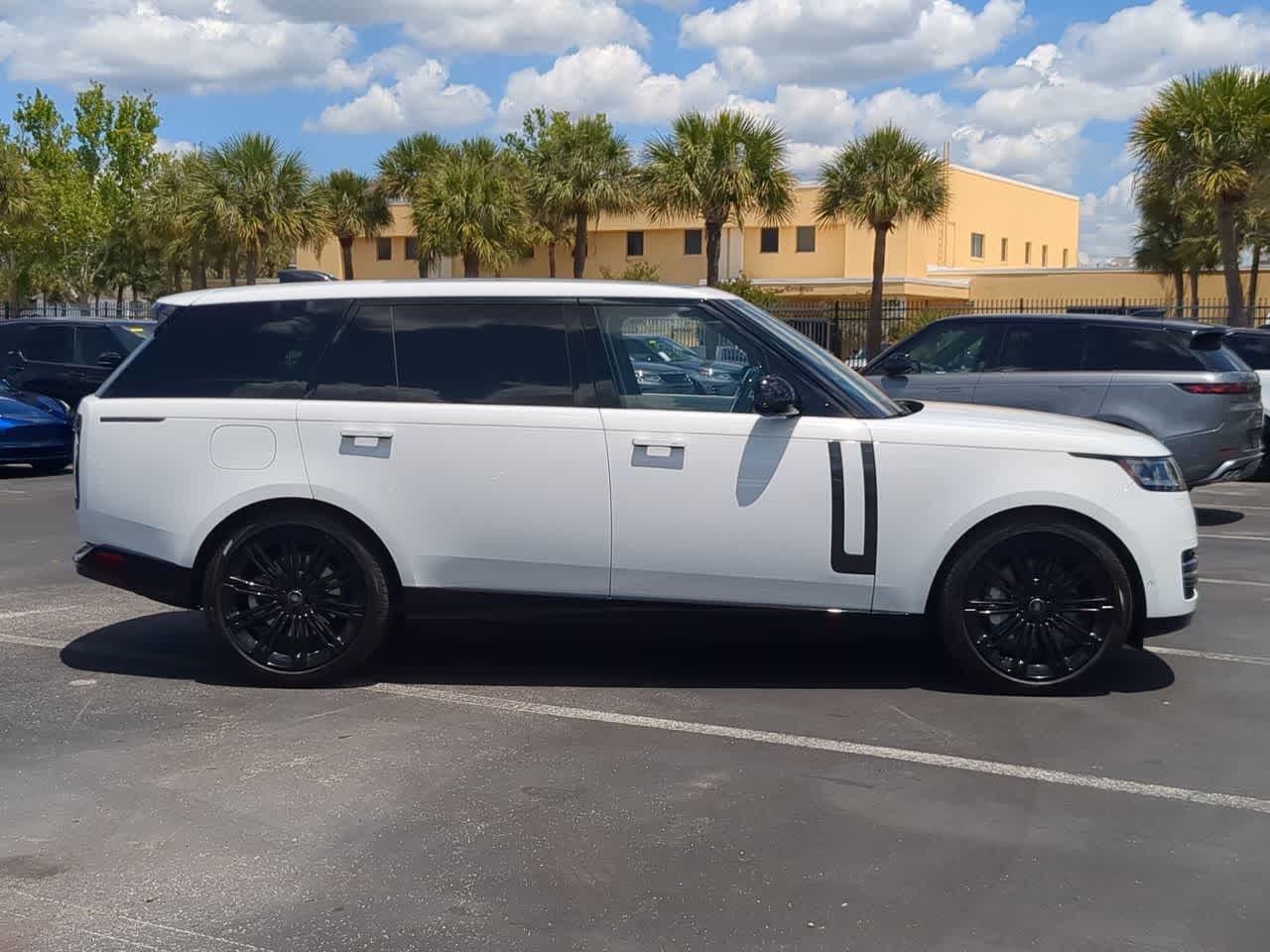 Thumbnail: 2024 Land Rover Range Rover - 17