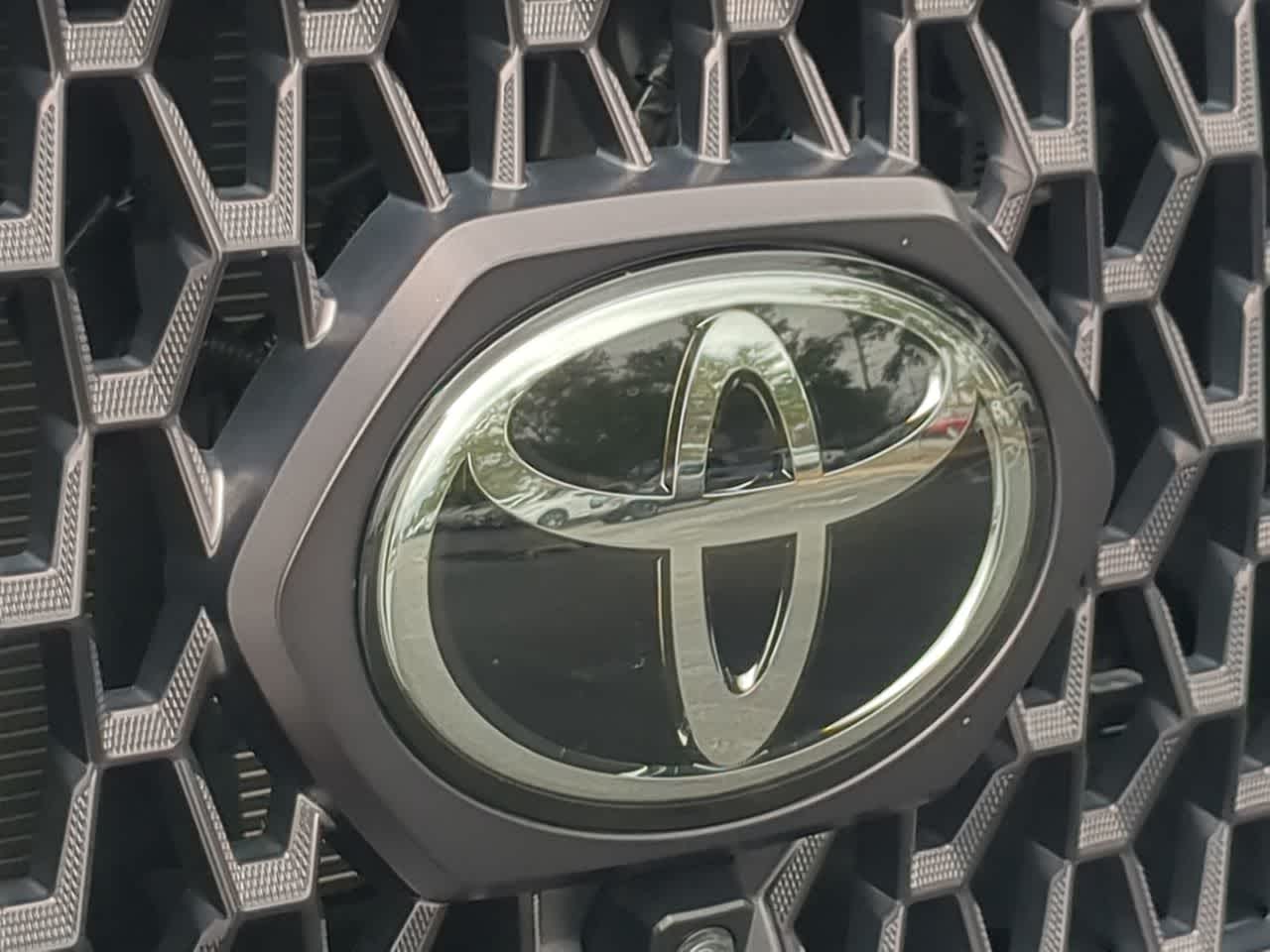 Thumbnail: 2022 Toyota Tacoma - 12