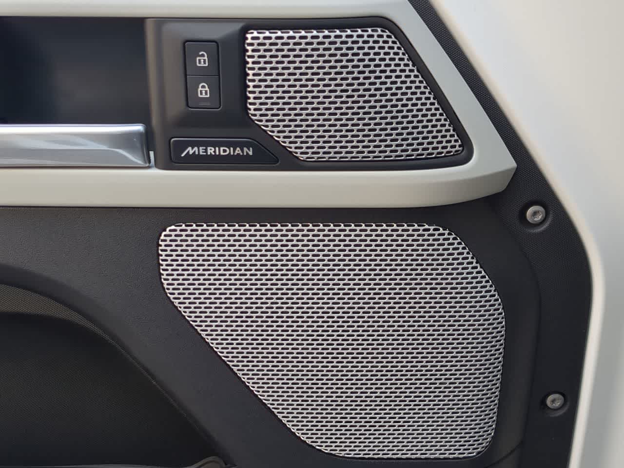 Thumbnail: 2024 Land Rover Defender - 32