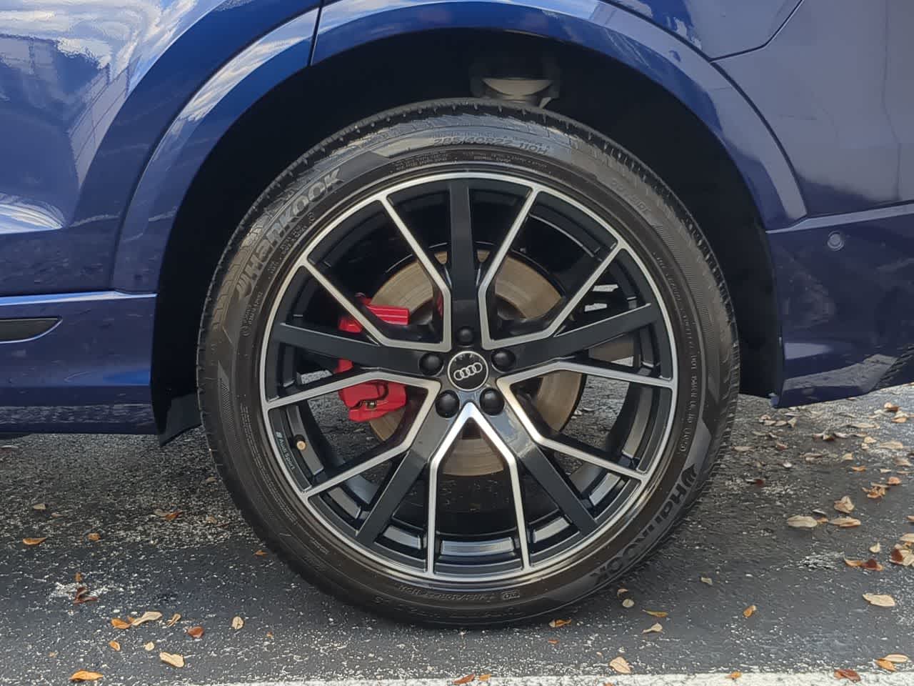 Thumbnail: 2021 Audi Q8 - 13