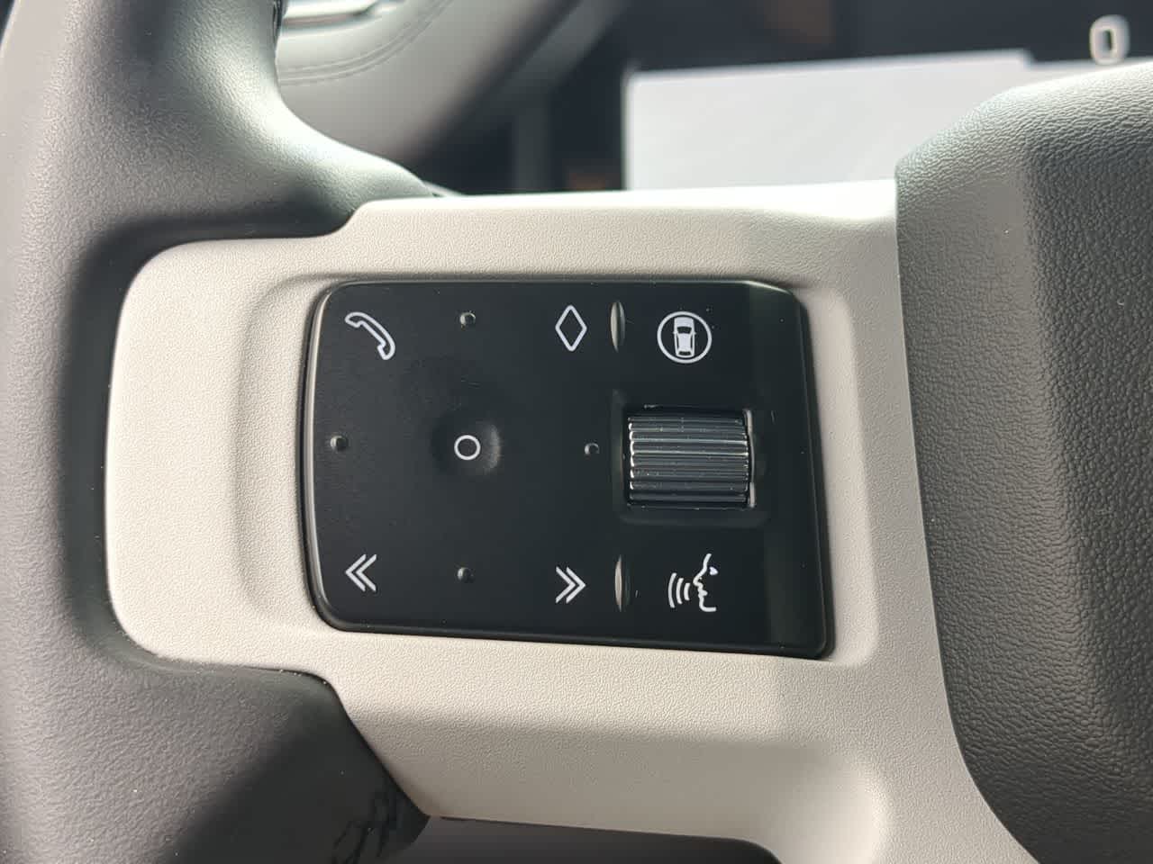 Thumbnail: 2025 Land Rover Defender - 24