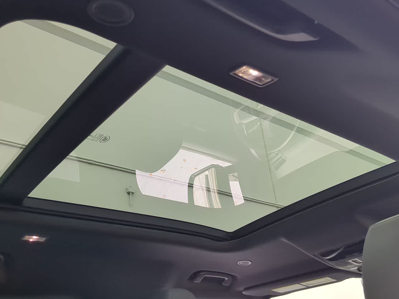 Thumbnail: 2025 Land Rover Defender - 21