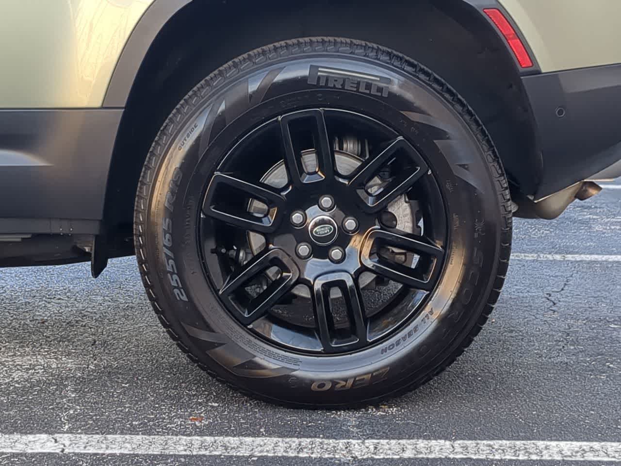 Thumbnail: 2025 Land Rover Defender - 14