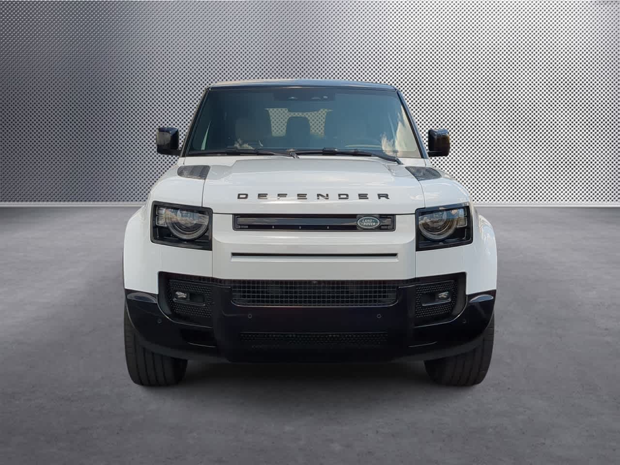 2025 Land Rover Defender 90 V8 photo 3