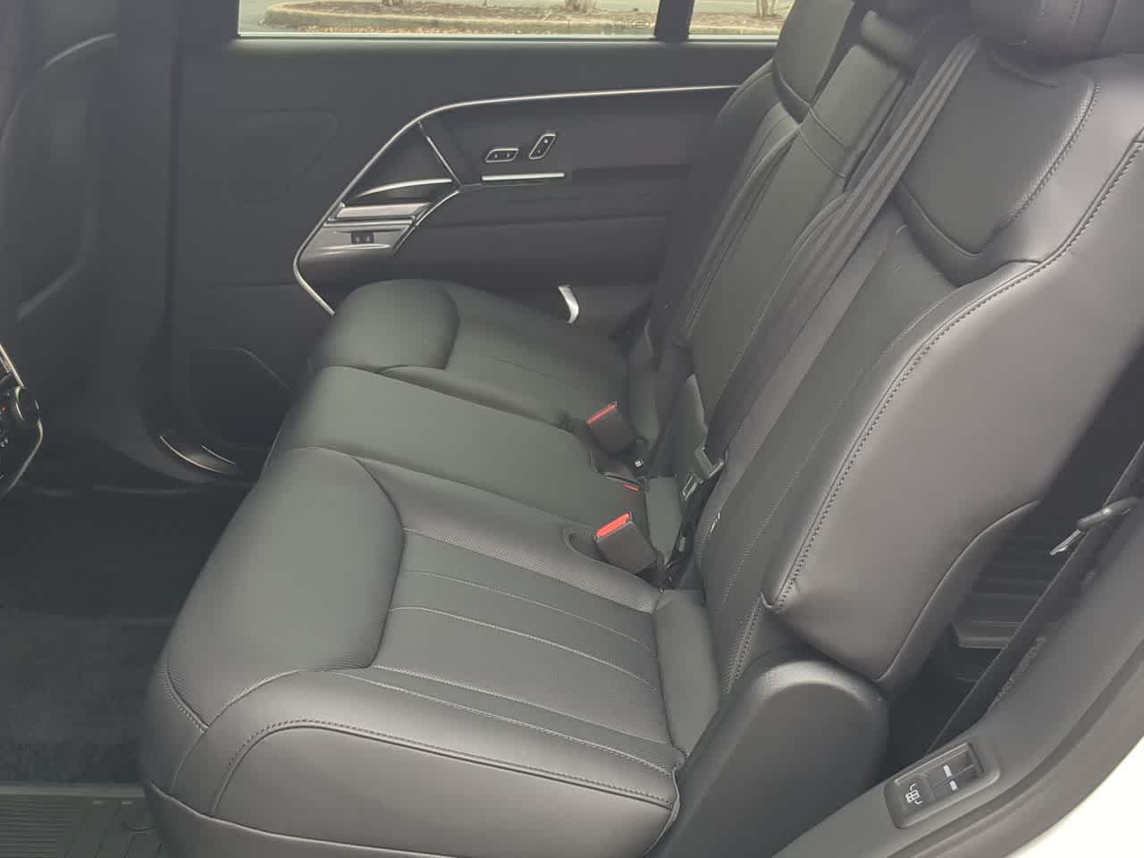 Thumbnail: 2026 Land Rover Range Rover - 21