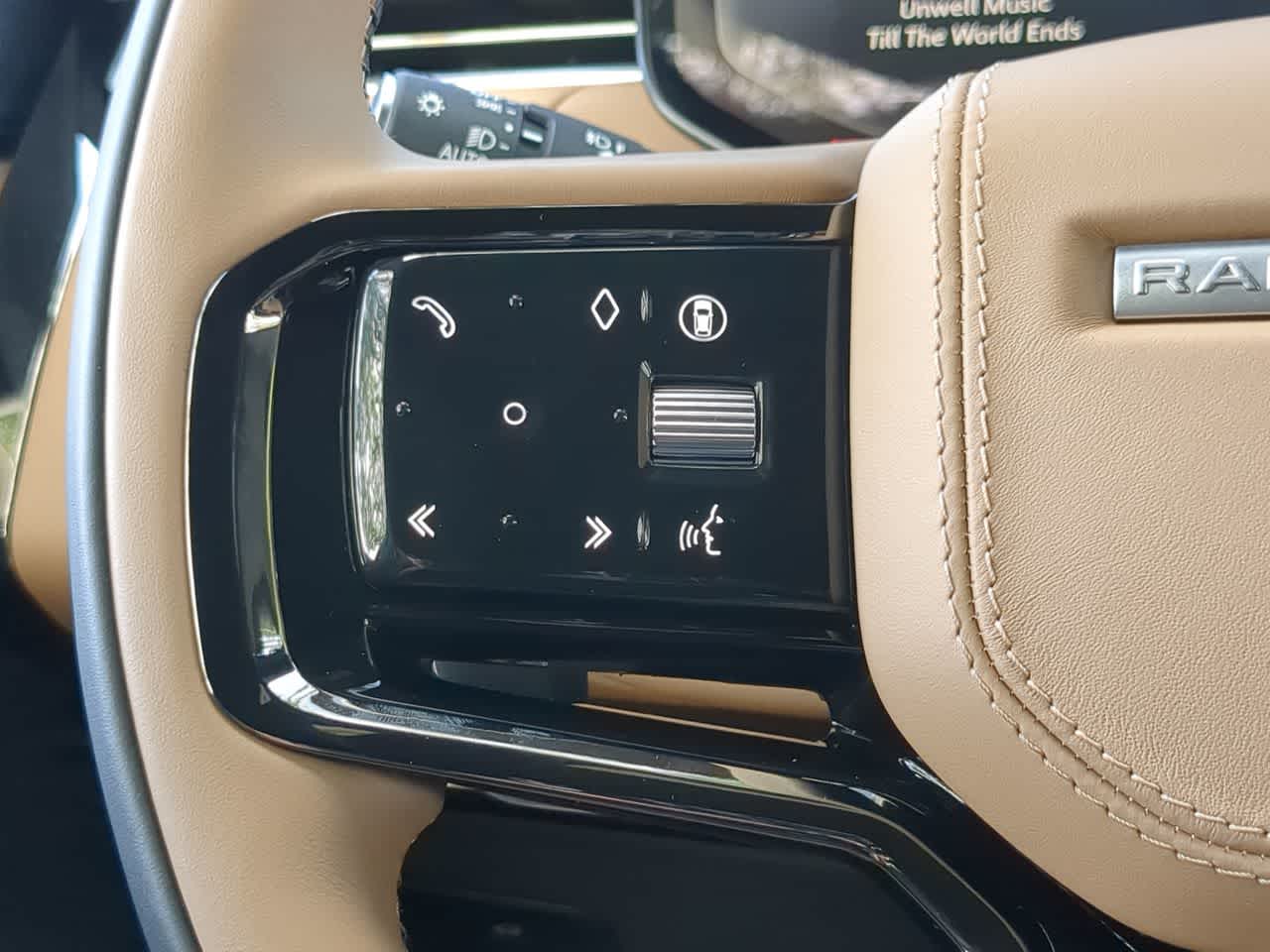 Thumbnail: 2025 Land Rover Range Rover Sport - 25