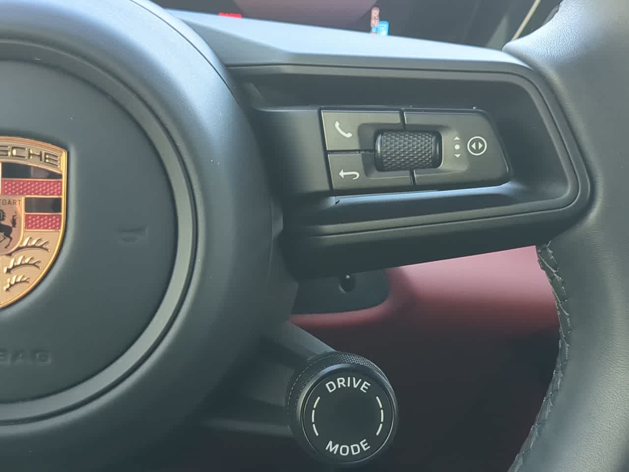 Thumbnail: 2025 Porsche Macan - 26