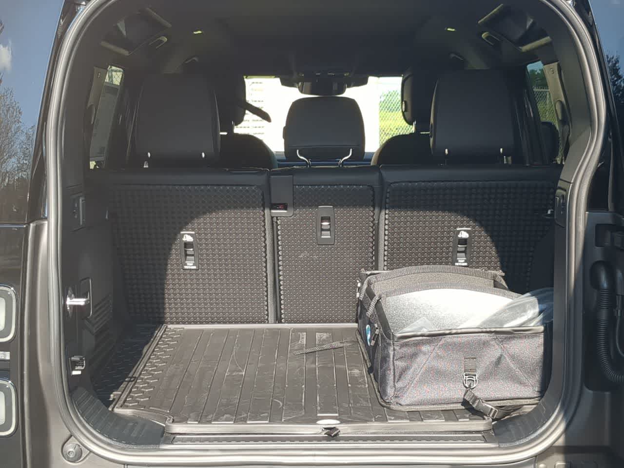 Thumbnail: 2026 Land Rover Defender - 37