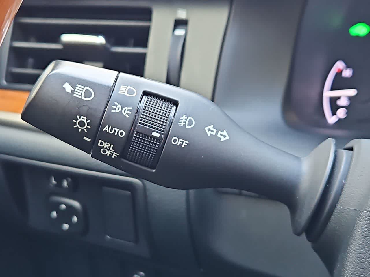 Thumbnail: 2014 Lexus ES - 29