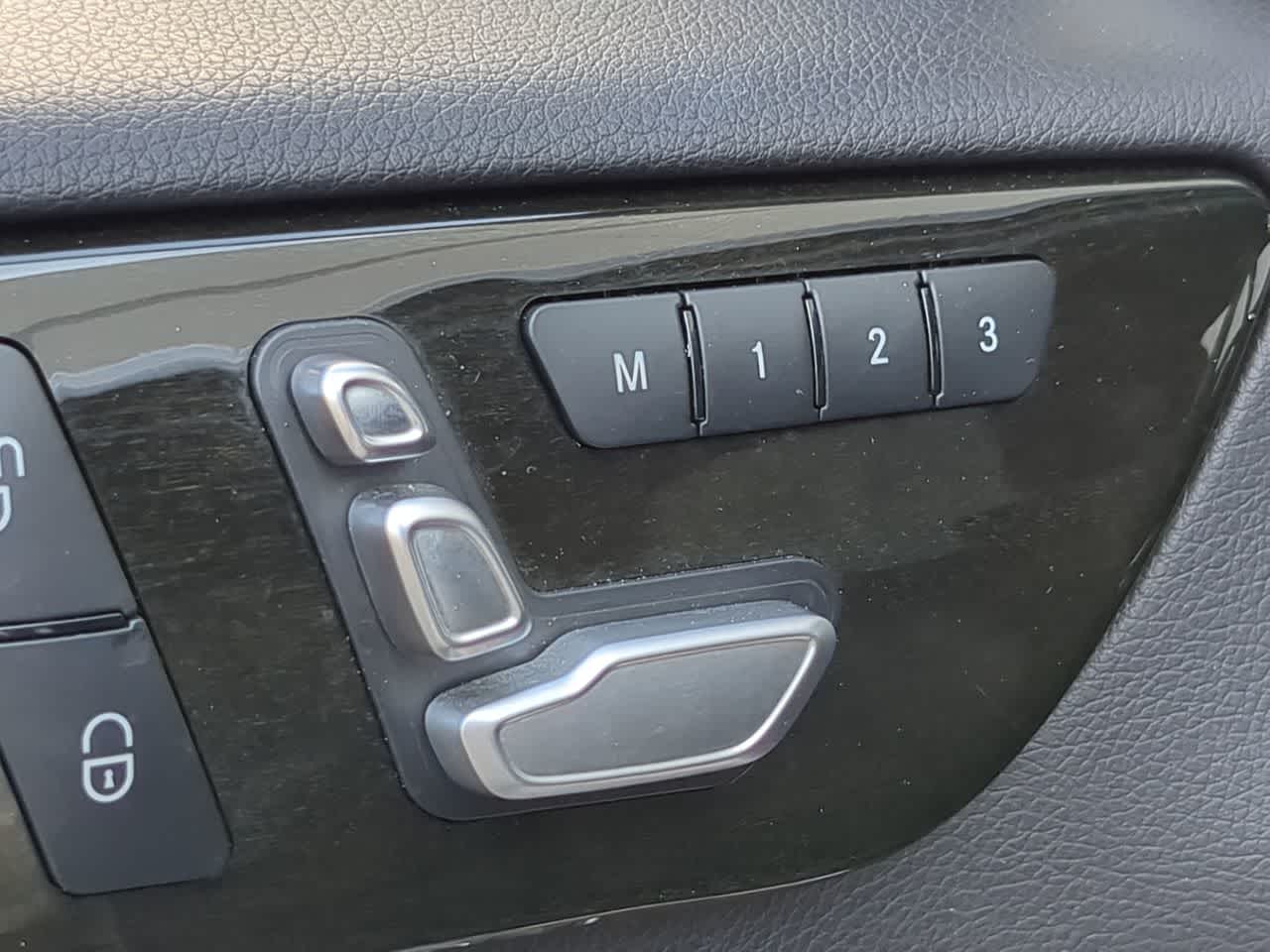 Thumbnail: 2019 Mercedes-Benz GLS - 16