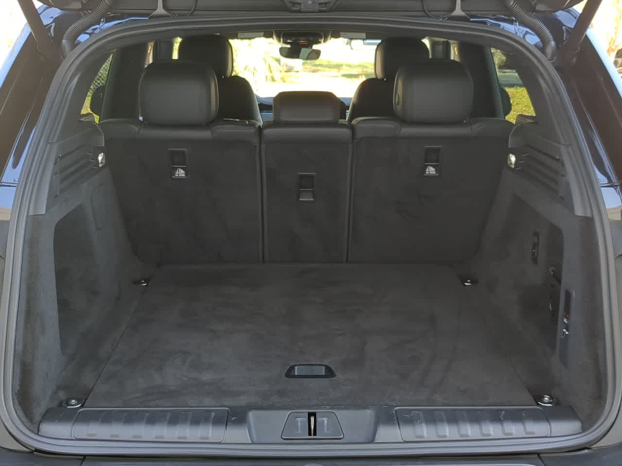 Thumbnail: 2025 Land Rover Range Rover Sport - 35