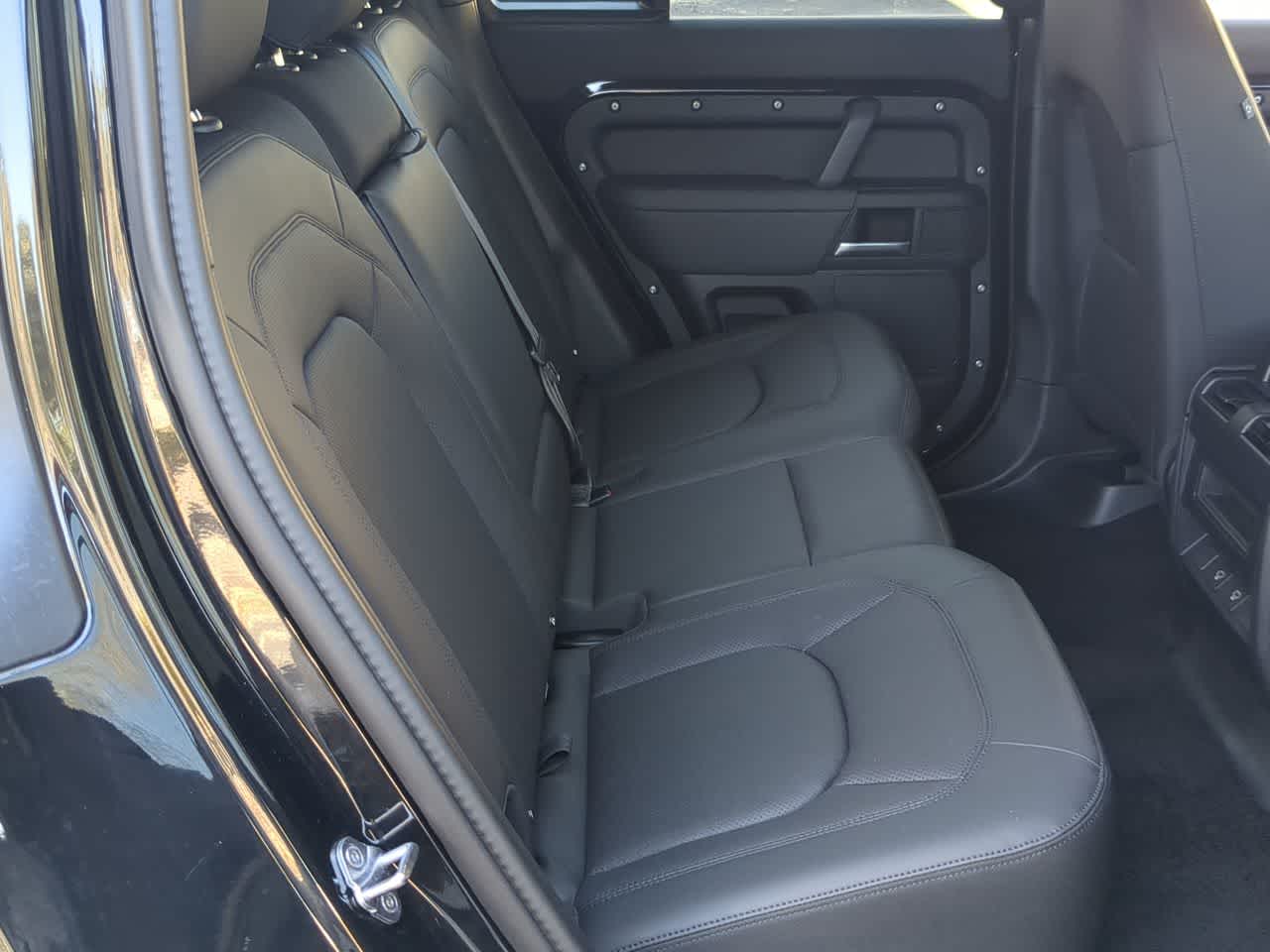 Thumbnail: 2025 Land Rover Defender - 21