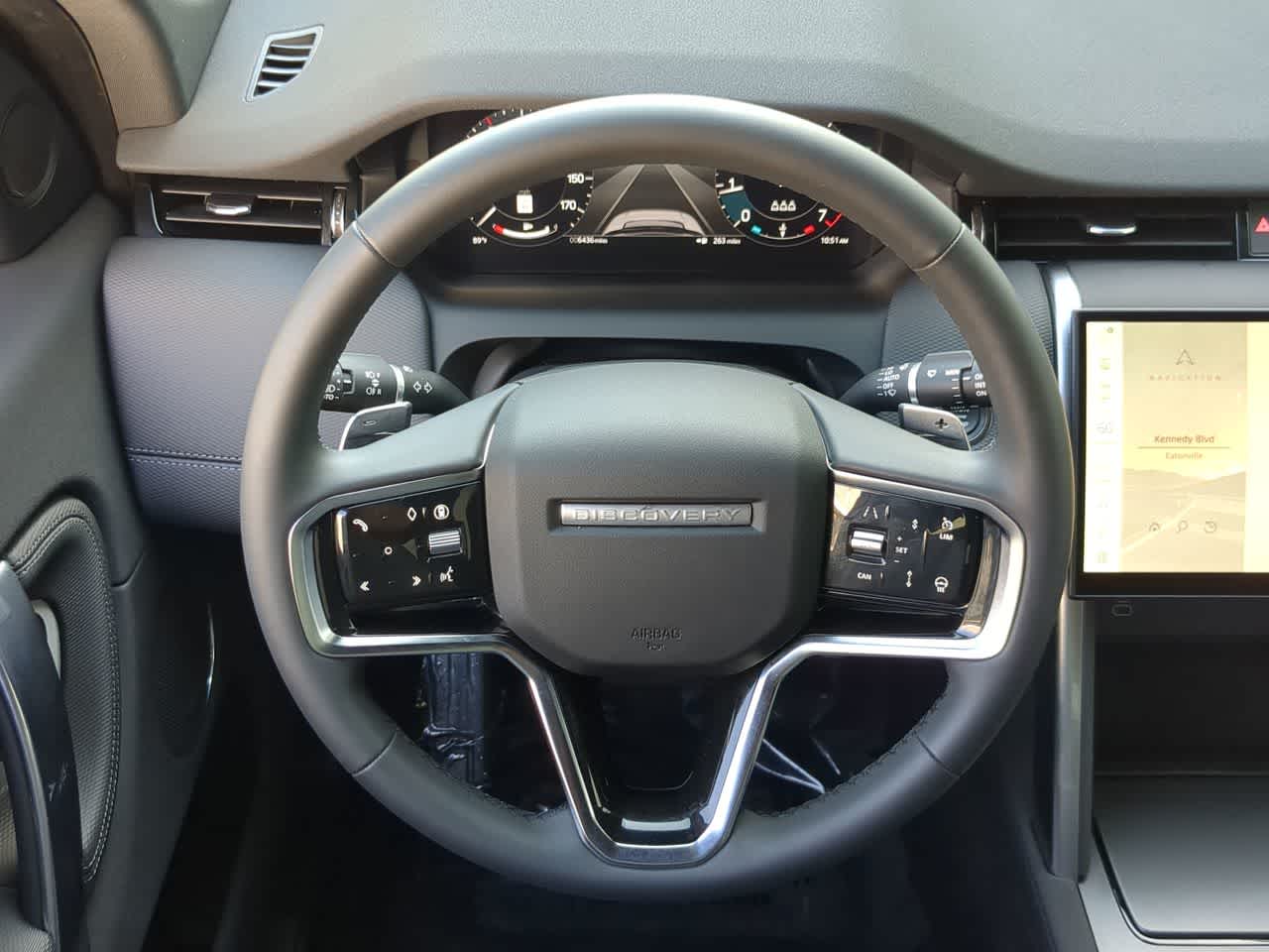 Thumbnail: 2025 Land Rover Discovery Sport - 25