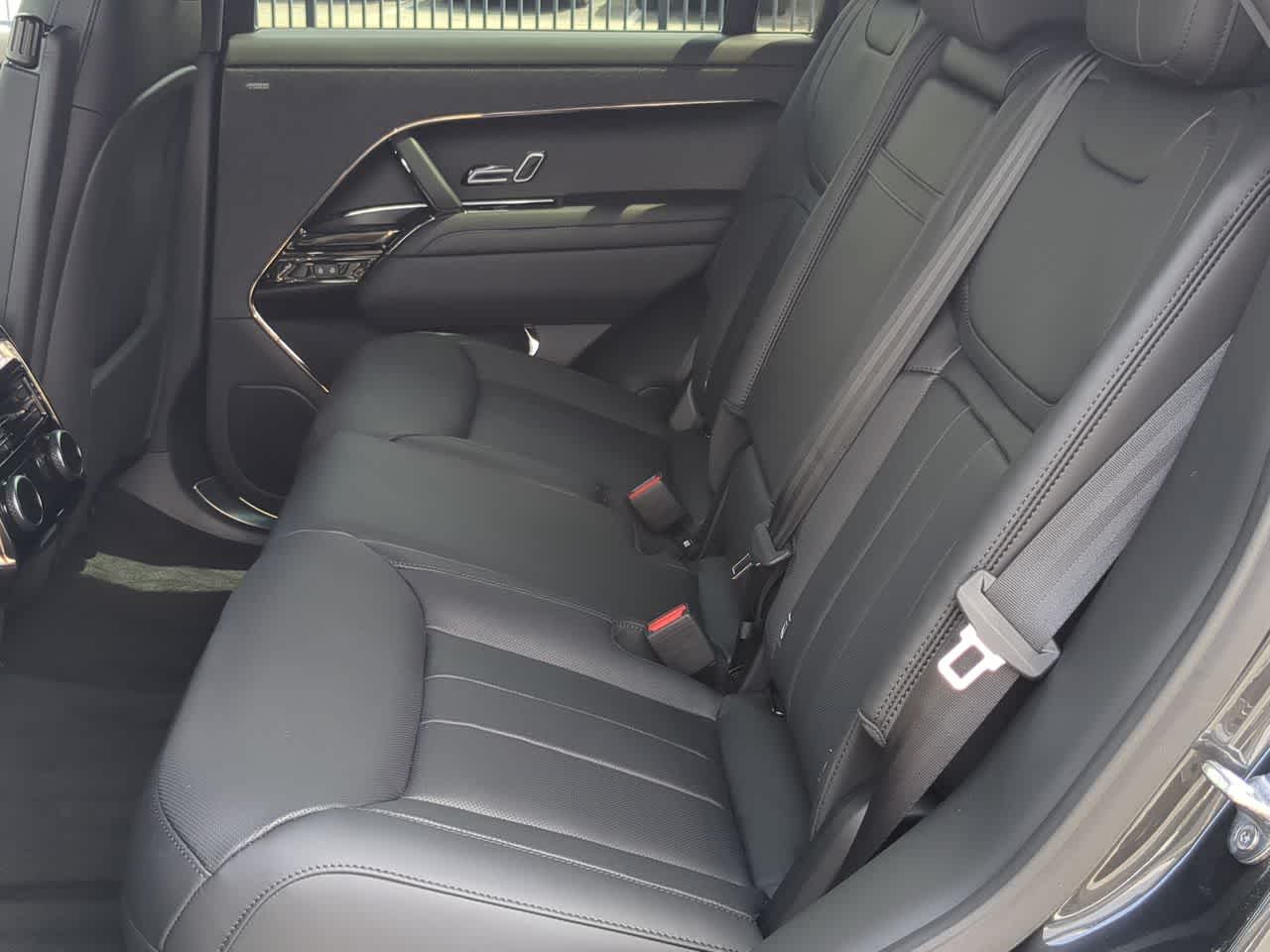 Thumbnail: 2026 Land Rover Range Rover Sport - 21