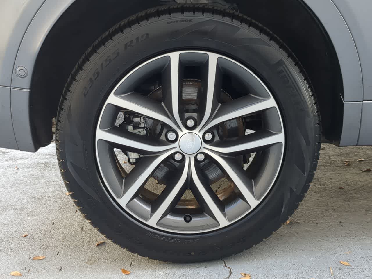 Thumbnail: 2025 Land Rover Discovery Sport - 14