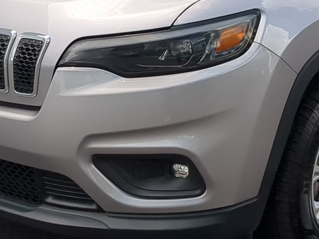 Thumbnail: 2019 Jeep Cherokee - 11