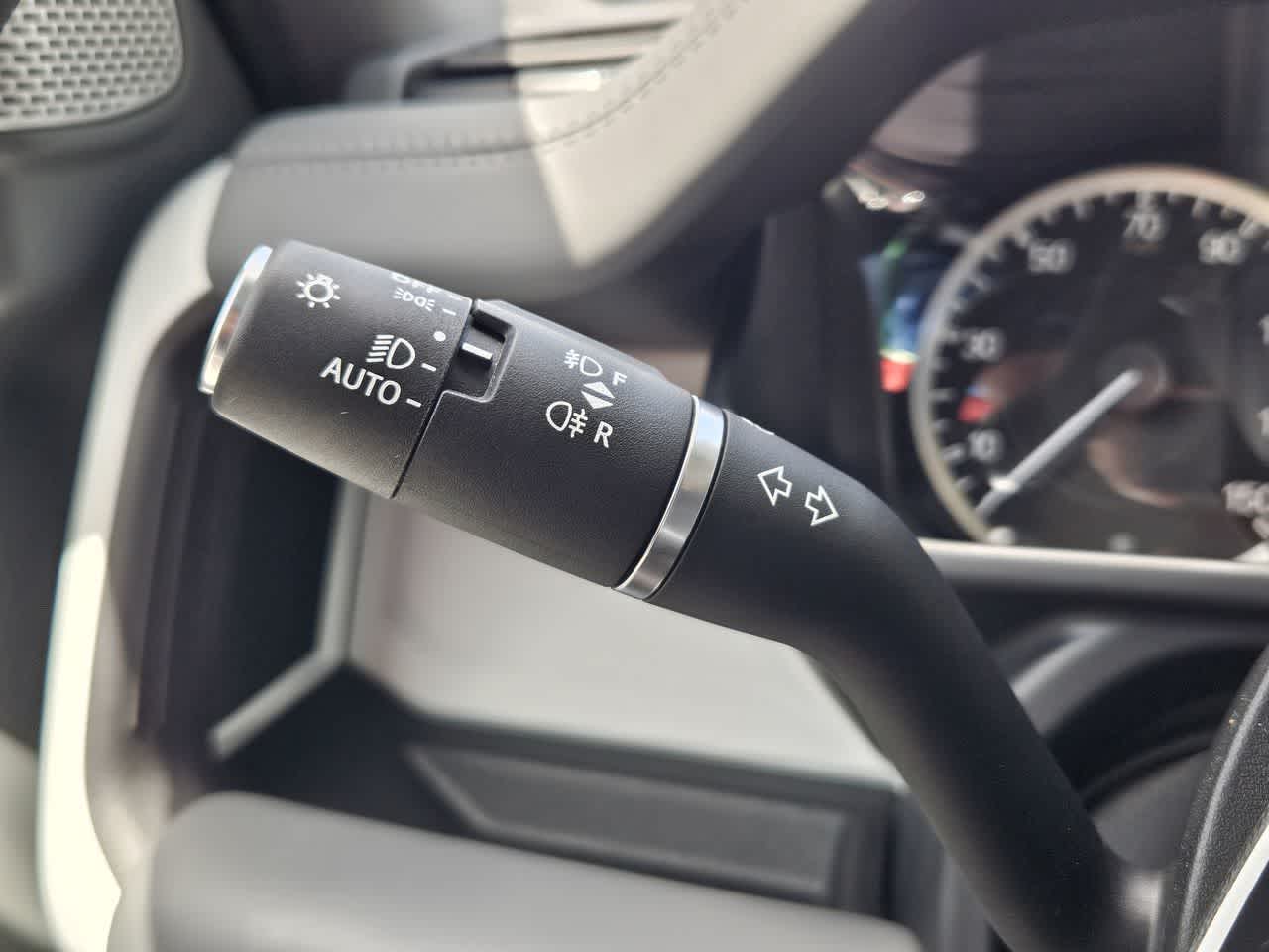 Thumbnail: 2023 Land Rover Defender - 29