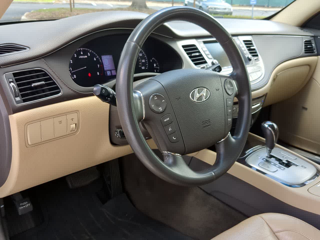 Thumbnail: 2010 Hyundai Genesis - 10