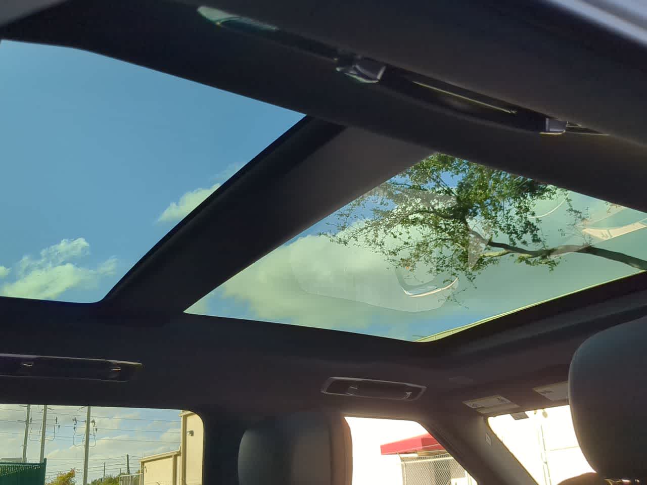 Thumbnail: 2025 Land Rover Range Rover Sport - 23