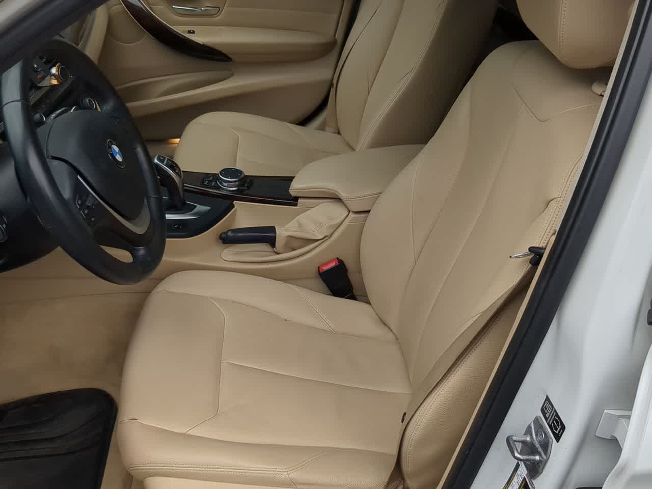 Thumbnail: 2015 BMW 3 Series - 16