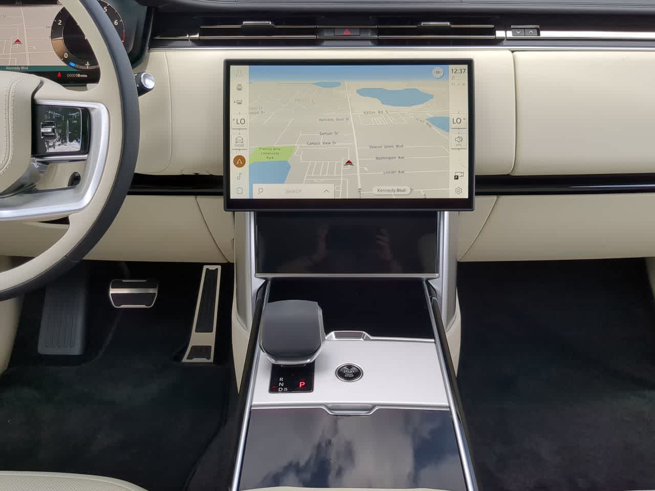 Thumbnail: 2025 Land Rover Range Rover - 28