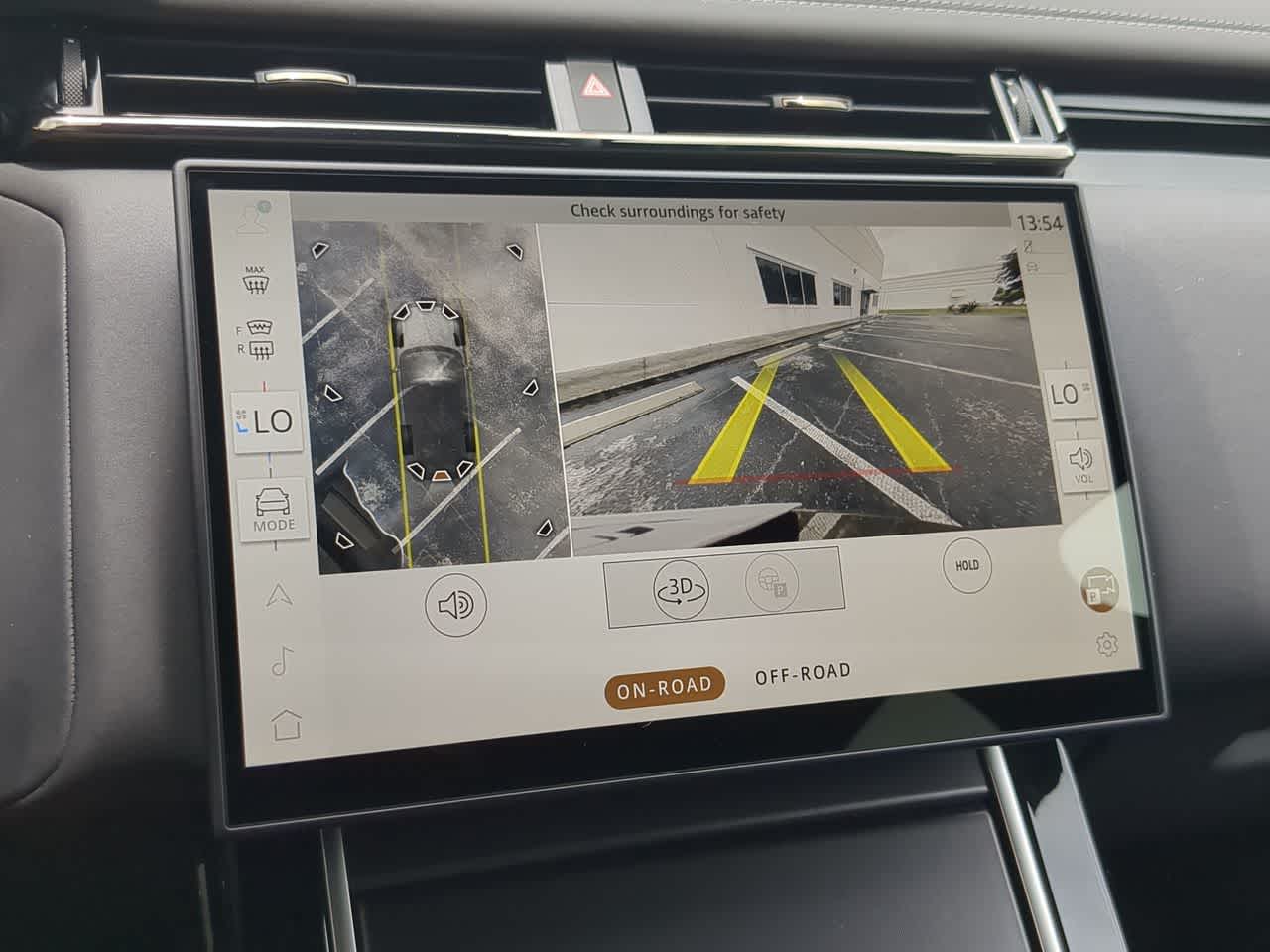 Thumbnail: 2026 Land Rover Range Rover Velar - 31