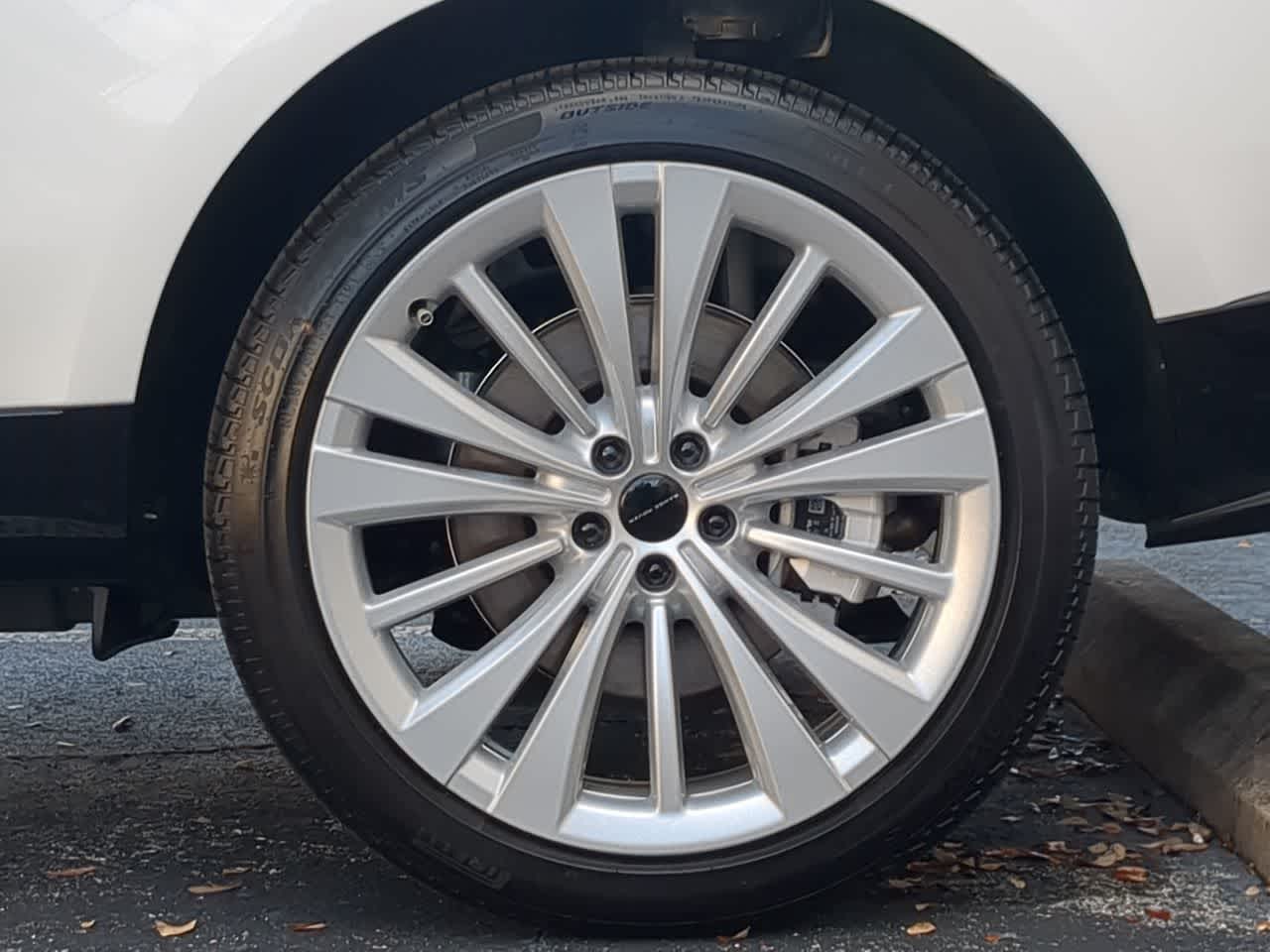 Thumbnail: 2026 Land Rover Range Rover - 14