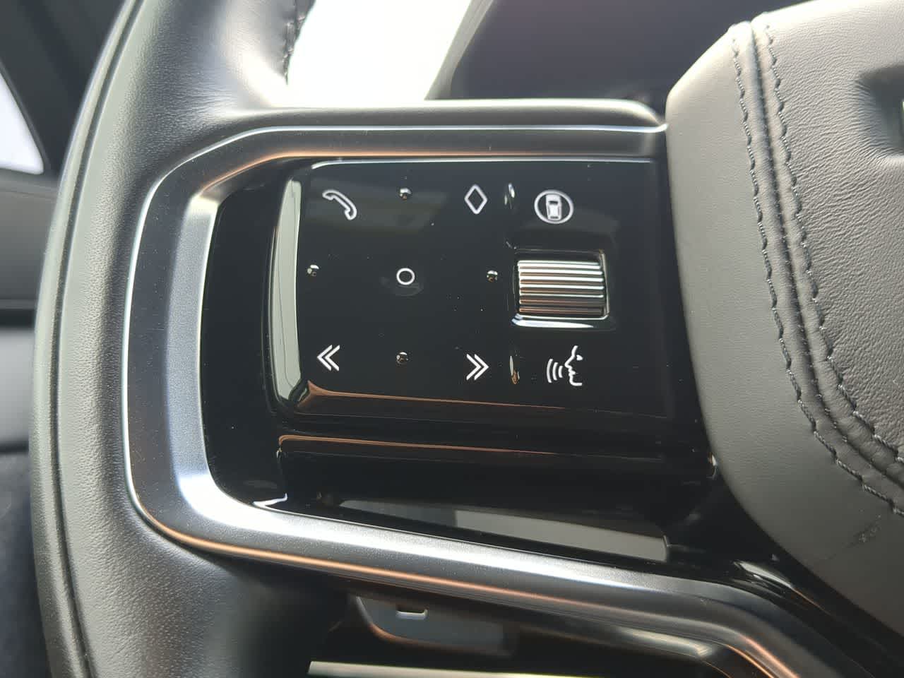 Thumbnail: 2025 Land Rover Range Rover Sport - 26