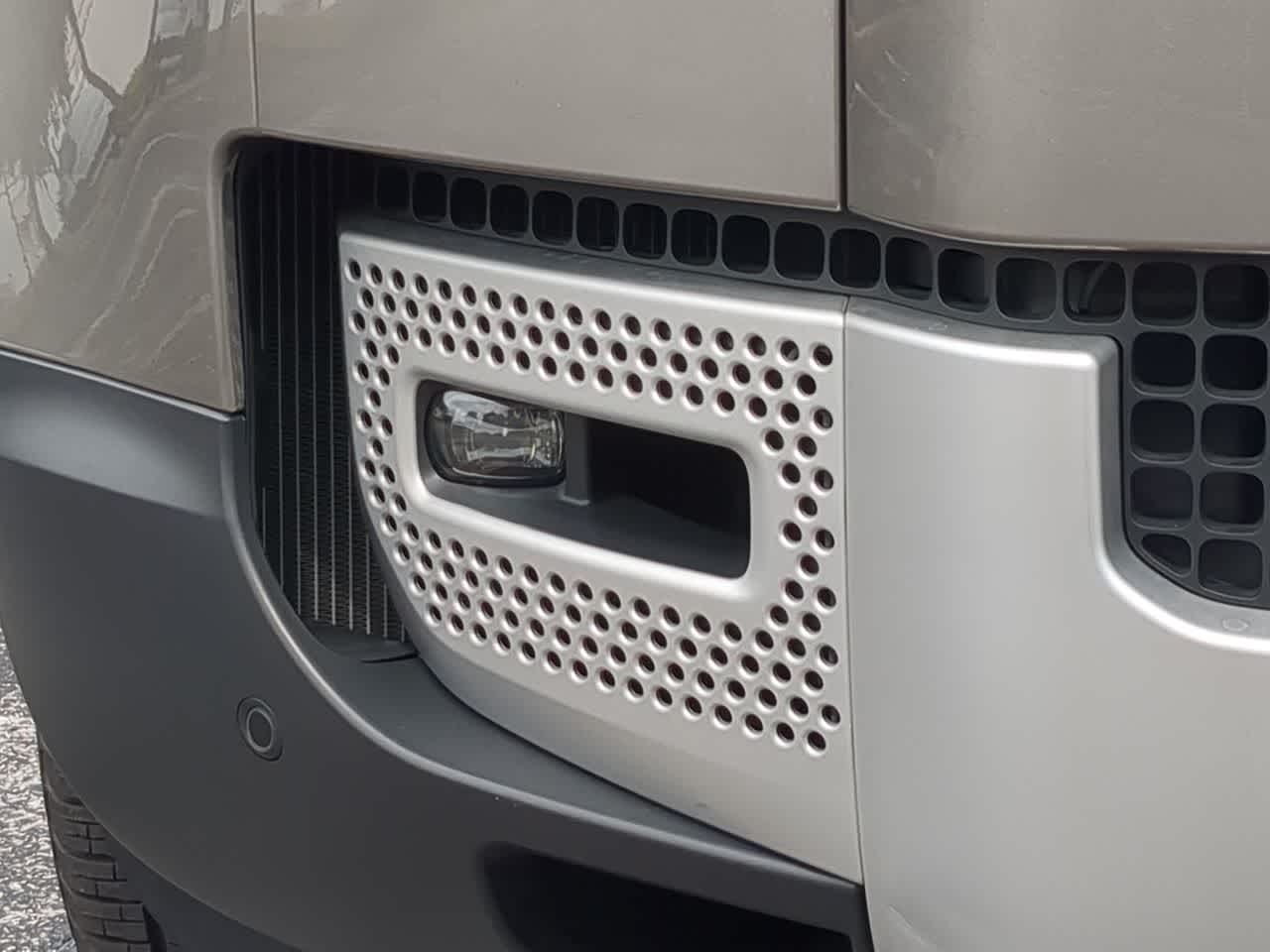 Thumbnail: 2025 Land Rover Defender - 11