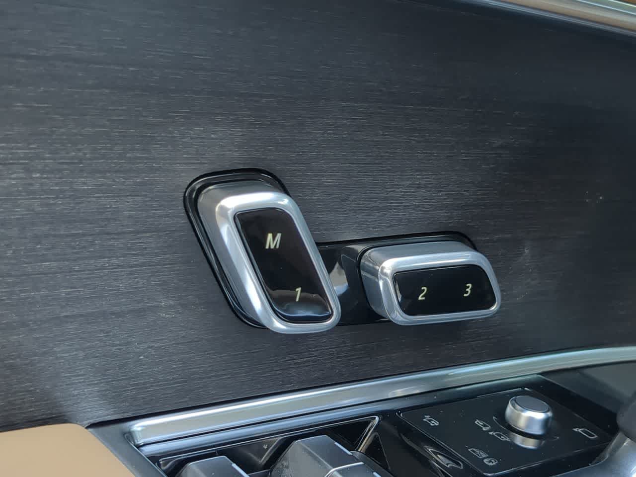 Thumbnail: 2026 Land Rover Range Rover - 18