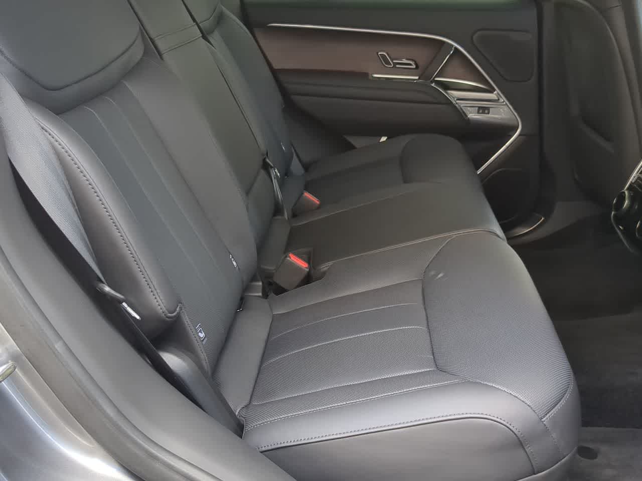 Thumbnail: 2024 Land Rover Range Rover - 21