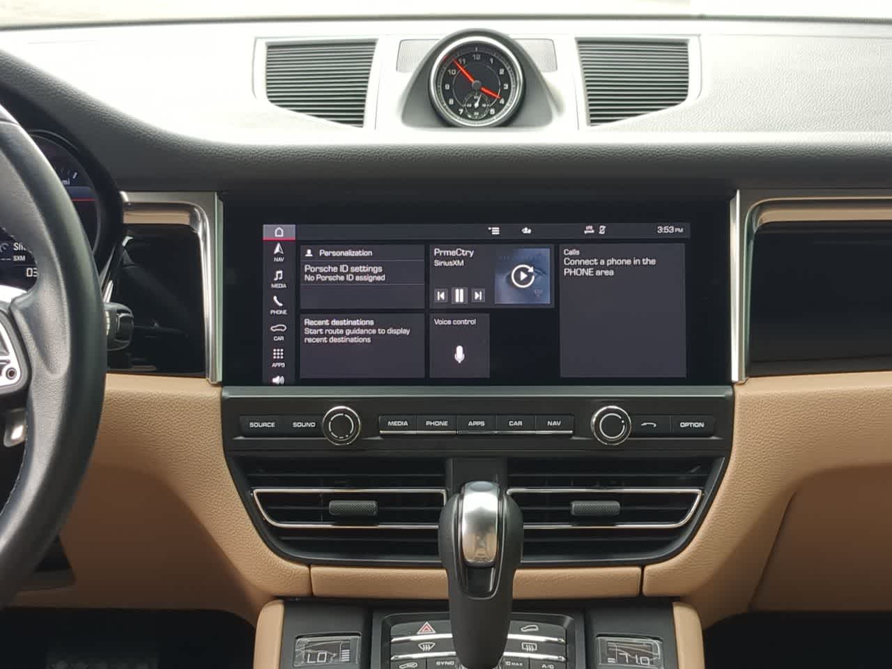 Thumbnail: 2021 Porsche Macan - 29