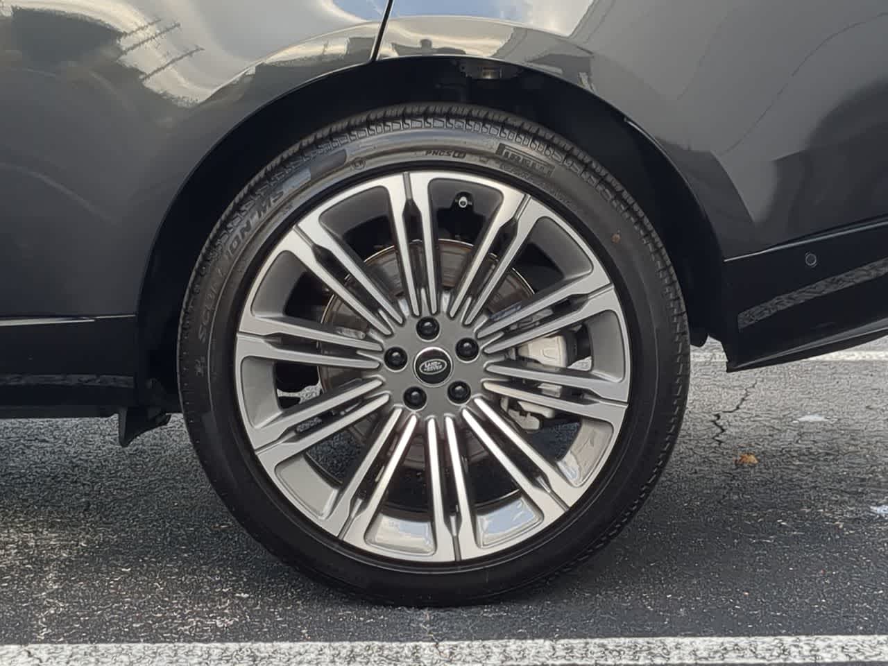 Thumbnail: 2025 Land Rover Range Rover - 14