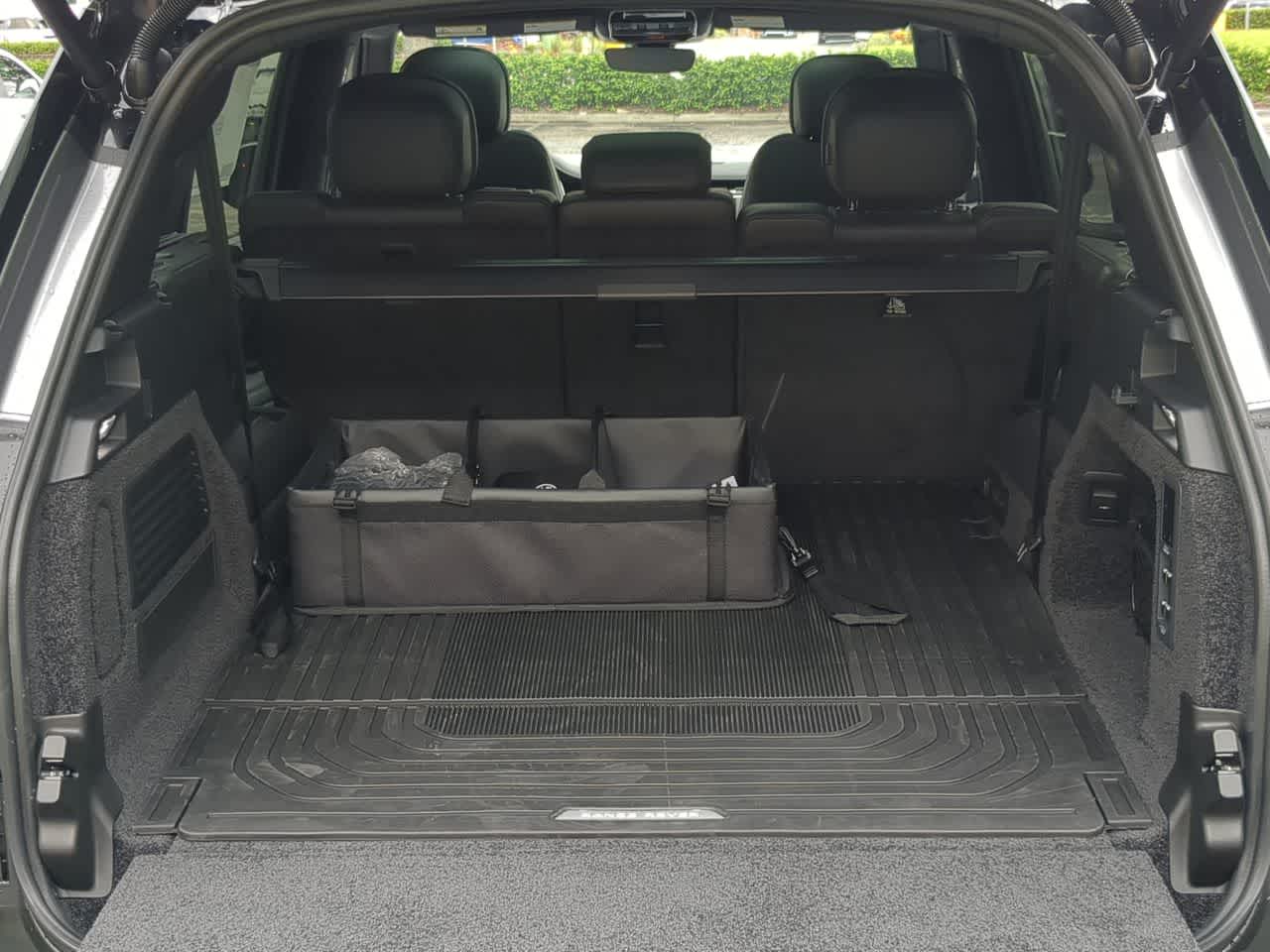 Thumbnail: 2025 Land Rover Range Rover - 37