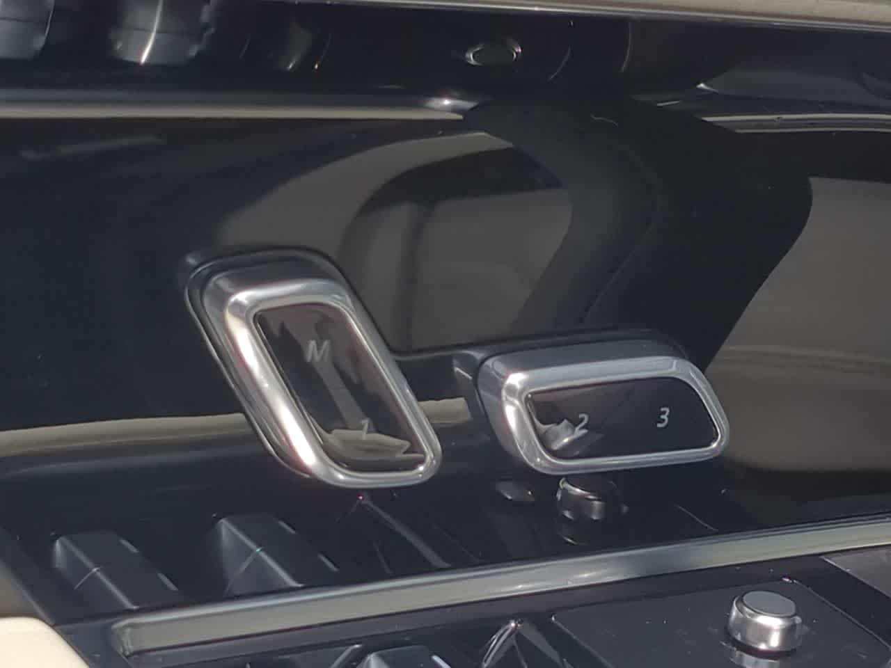 Thumbnail: 2026 Land Rover Range Rover - 17