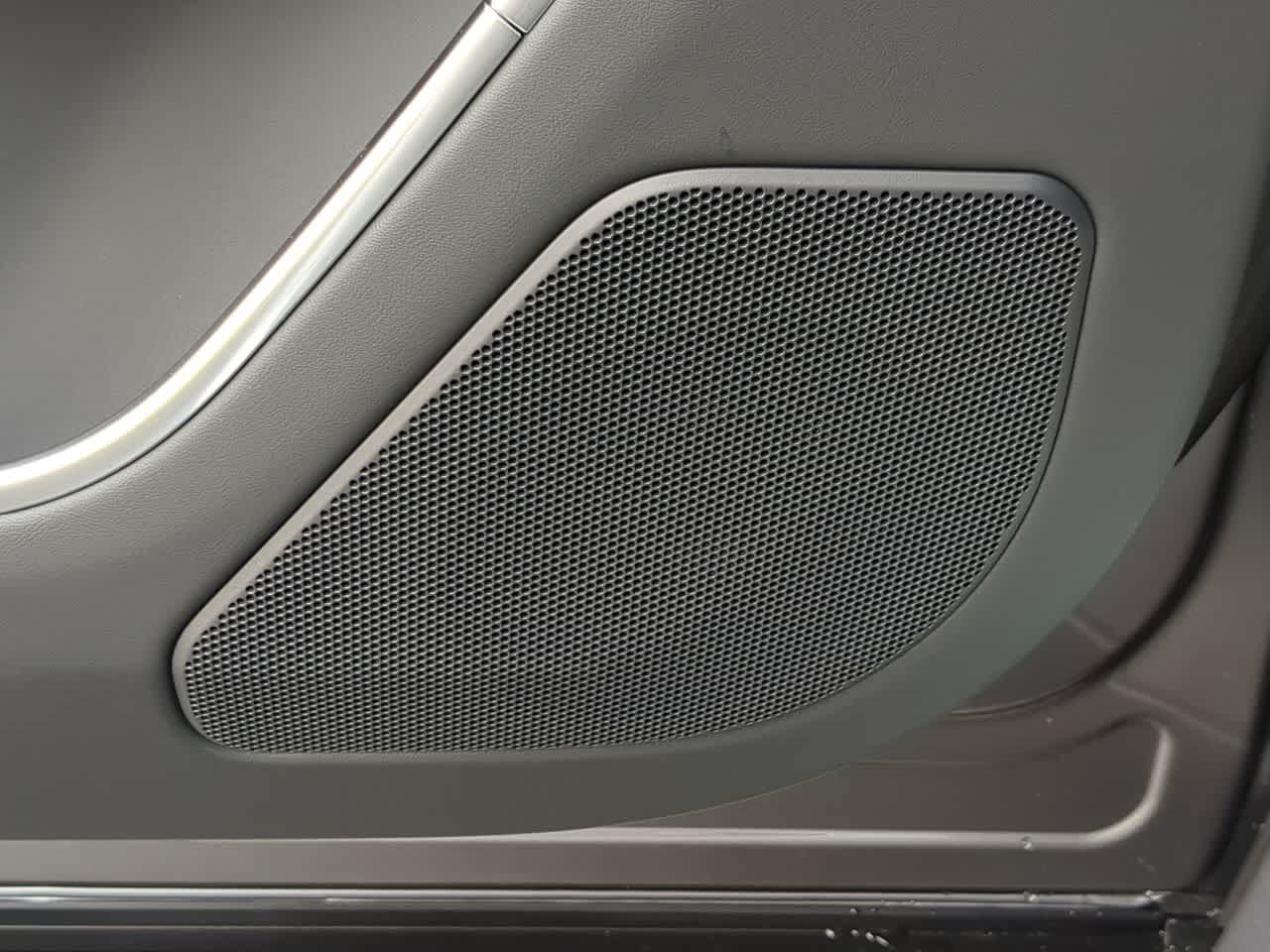 Thumbnail: 2025 Land Rover Range Rover - 33