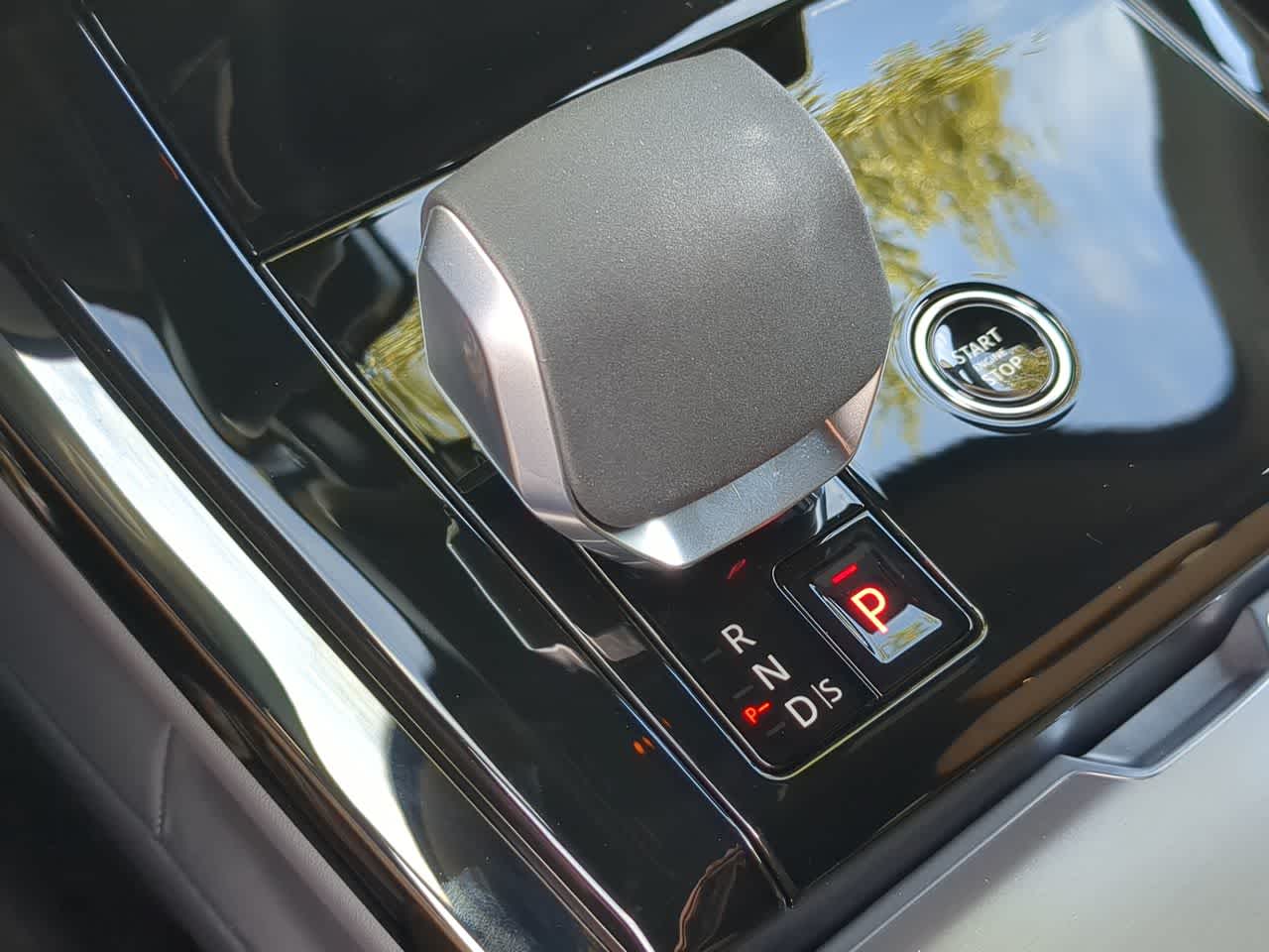 Thumbnail: 2025 Land Rover Range Rover Sport - 32