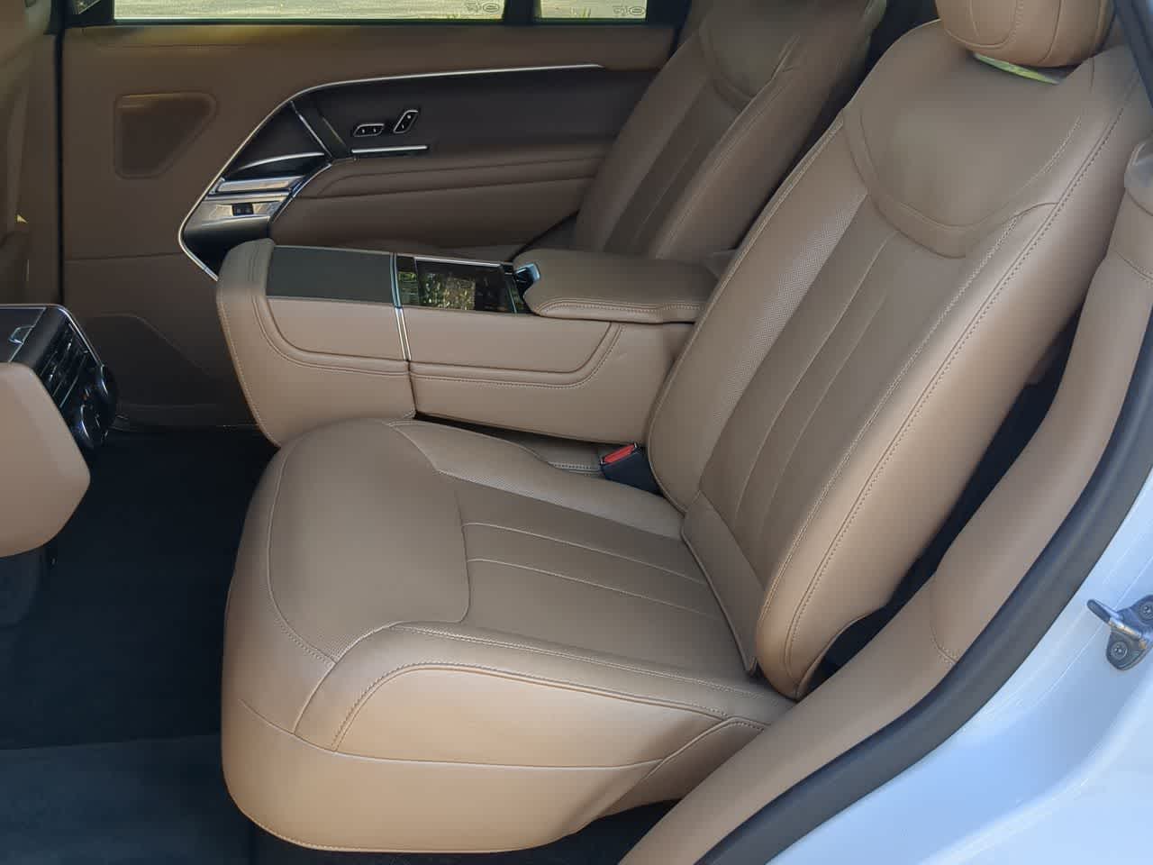 Thumbnail: 2023 Land Rover Range Rover - 20