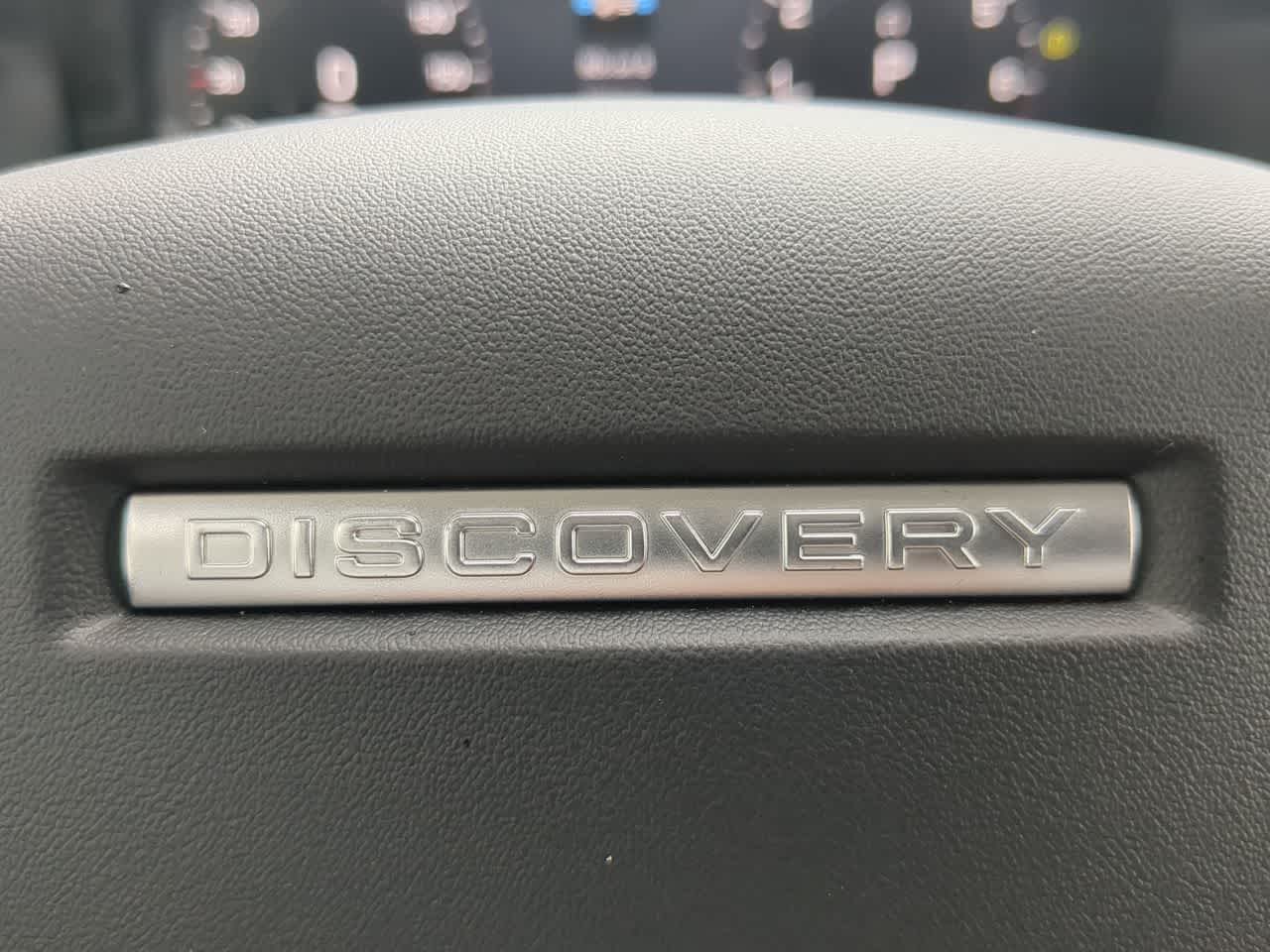Thumbnail: 2025 Land Rover Discovery Sport - 11