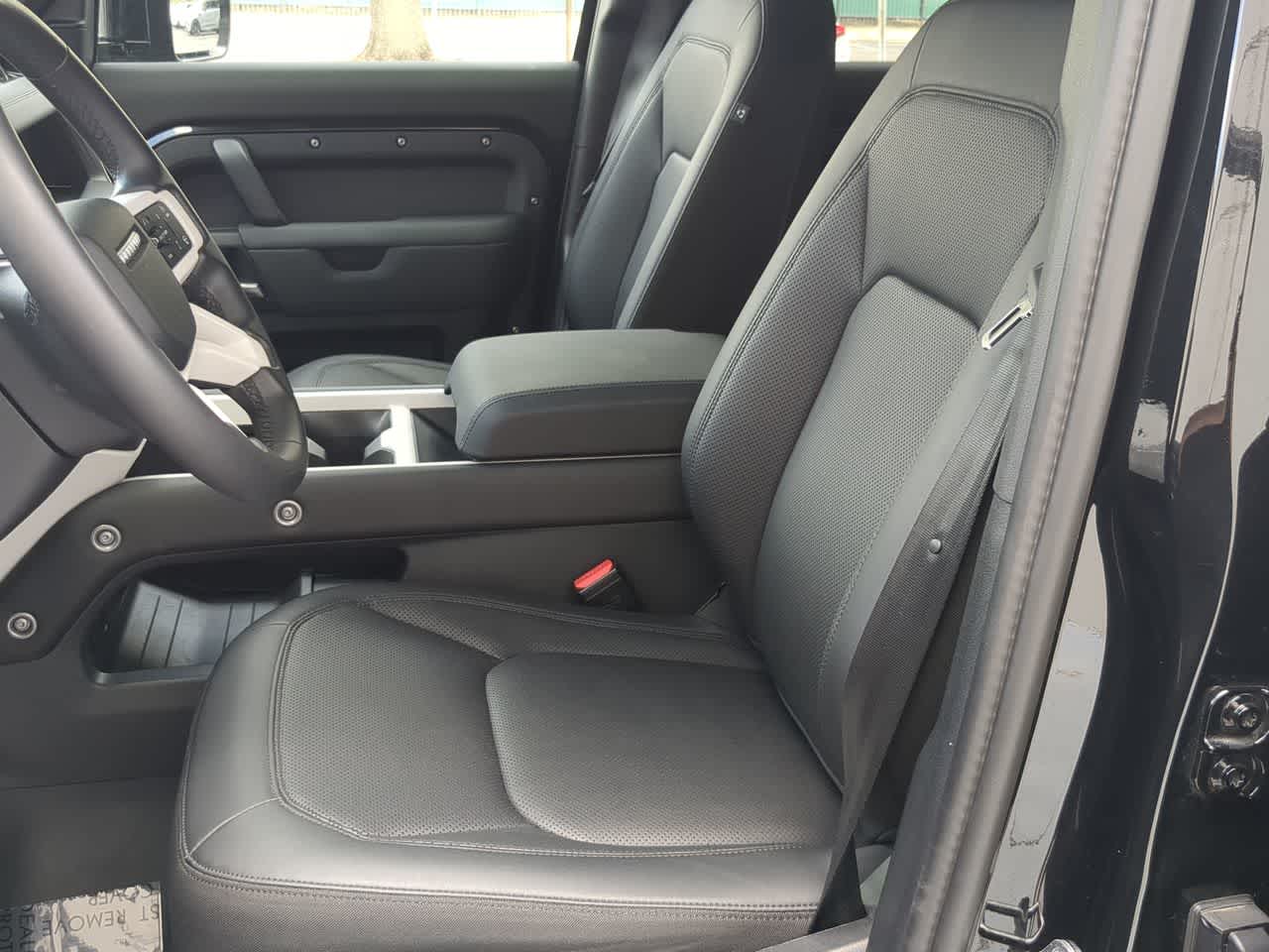 Thumbnail: 2025 Land Rover Defender - 16