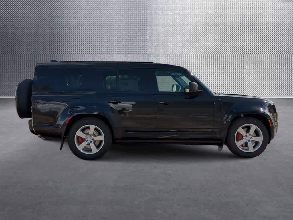 2025 Land Rover Defender 130 9
