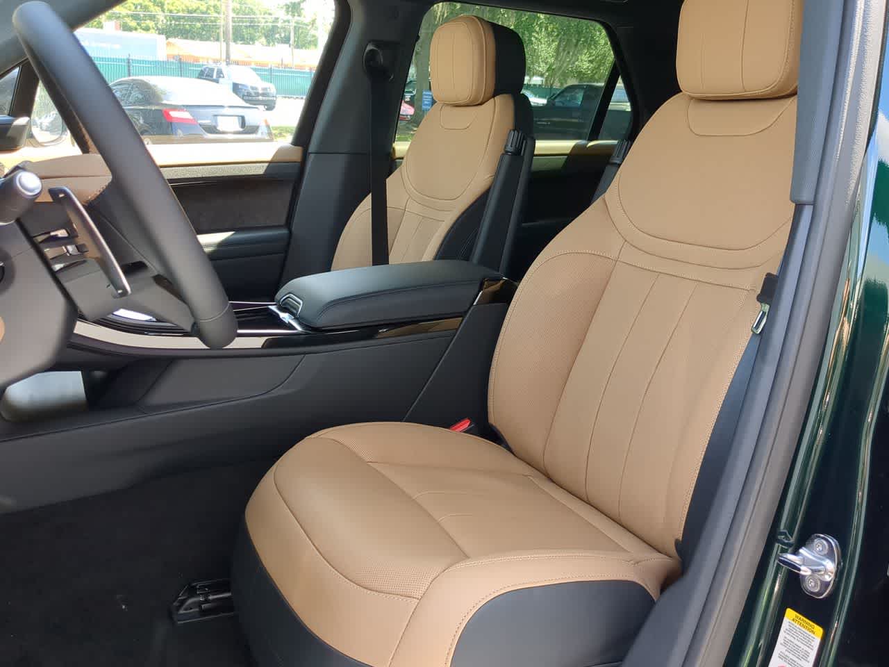 Thumbnail: 2025 Land Rover Range Rover Sport - 16