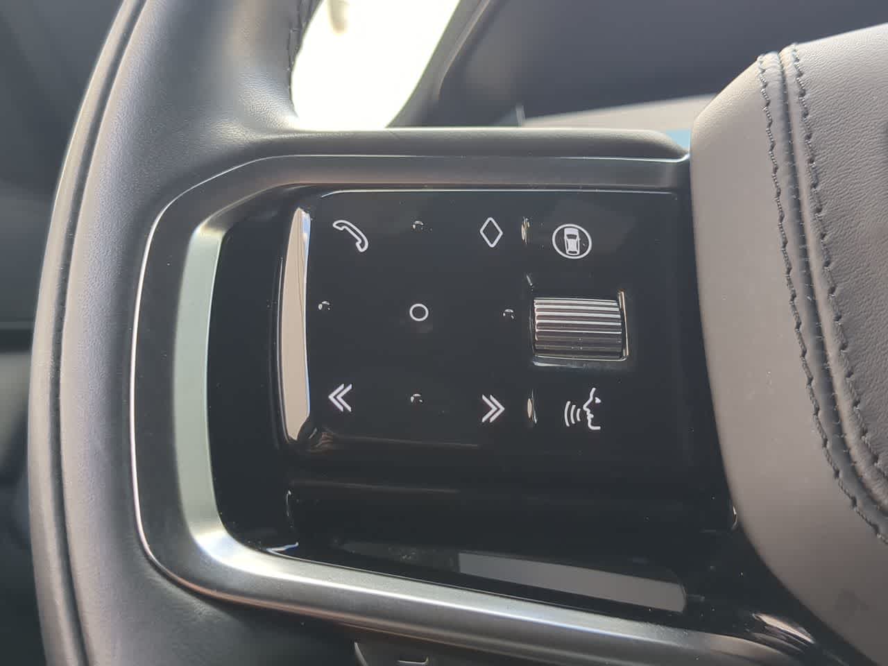 Thumbnail: 2025 Land Rover Range Rover Sport - 25