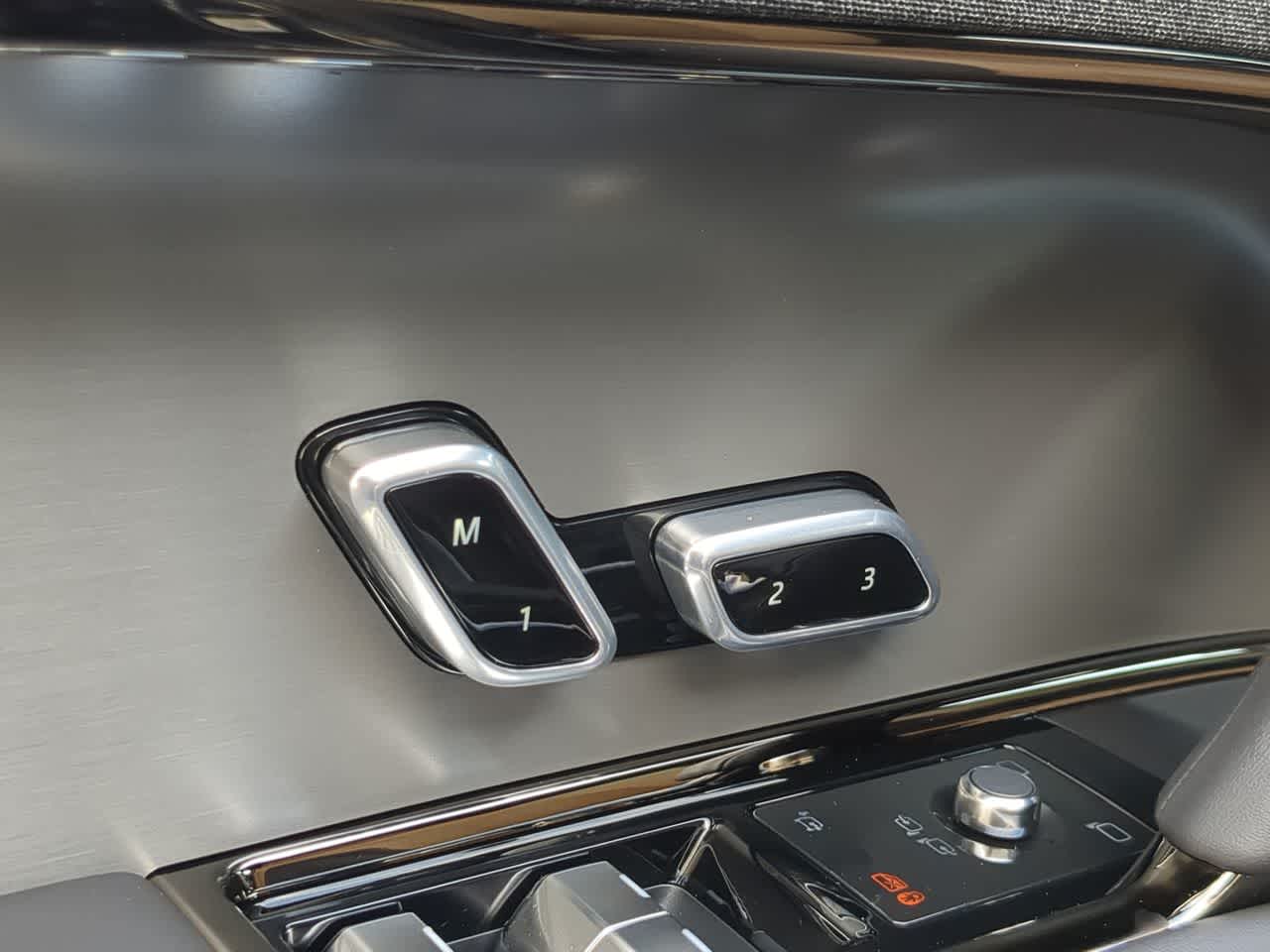 Thumbnail: 2025 Land Rover Range Rover Sport - 16