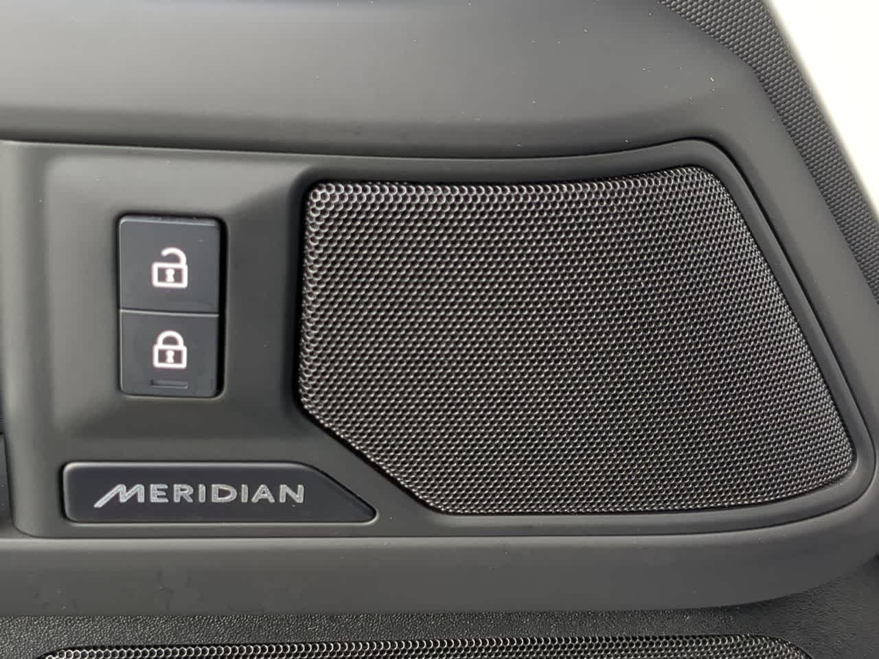 Thumbnail: 2025 Land Rover Defender - 33