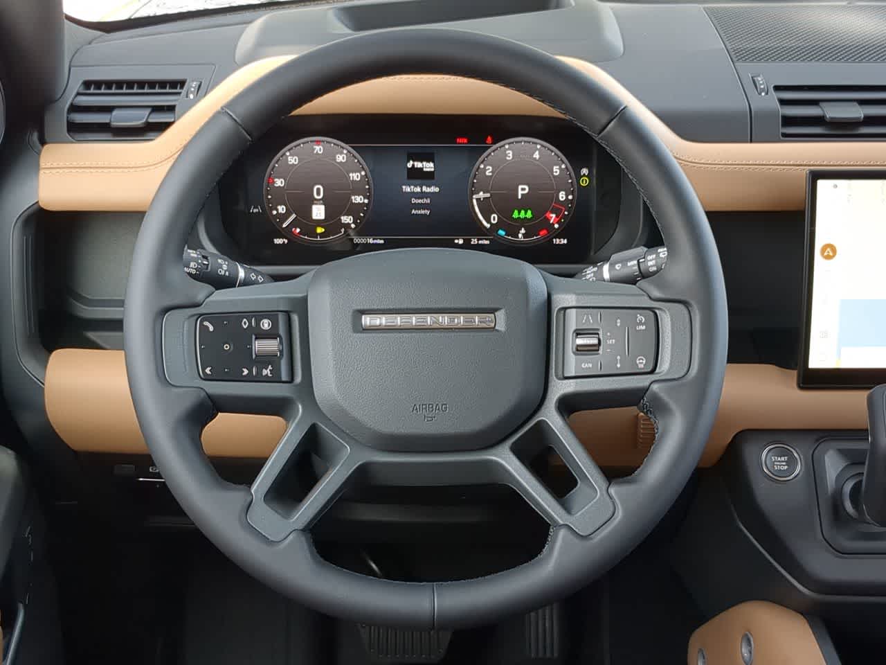 2025 Land Rover Defender 110 25